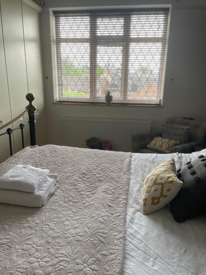 King Size Bed & En Suite Rolled Top Bath Private Lane Harrogate Luaran gambar