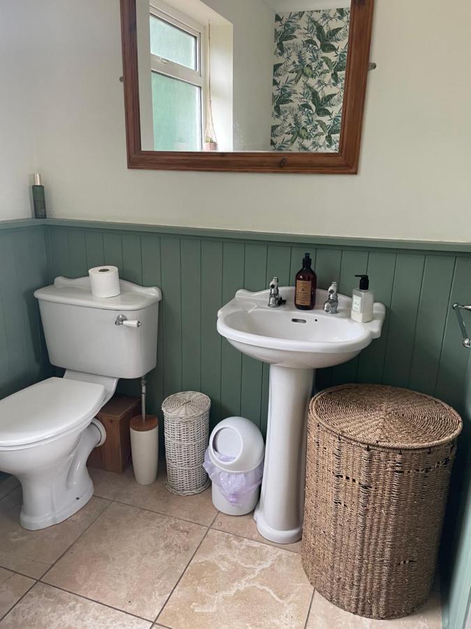 King Size Bed & En Suite Rolled Top Bath Private Lane Harrogate Luaran gambar
