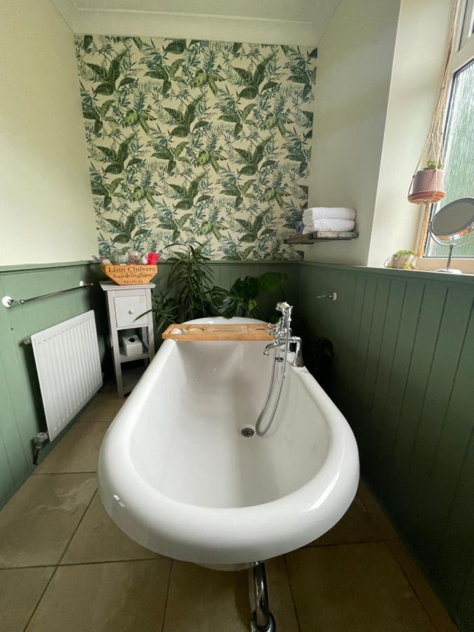 King Size Bed & En Suite Rolled Top Bath Private Lane Harrogate Luaran gambar